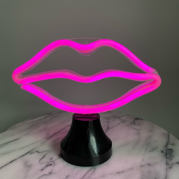 Retro Lips Light - Picture 3 of 7
